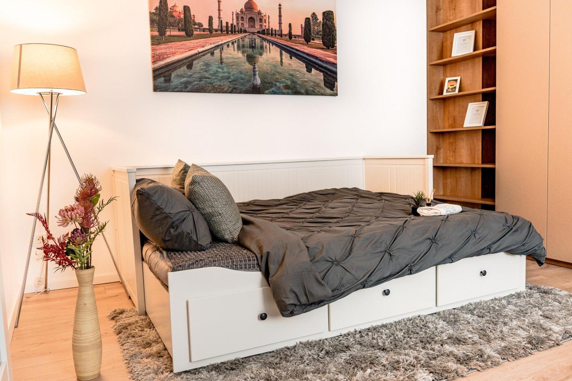 Central Athena Studio - Inima Pietei Unirii - By Openhouse Apartments ทิมิชัวรา ภายนอก รูปภาพ