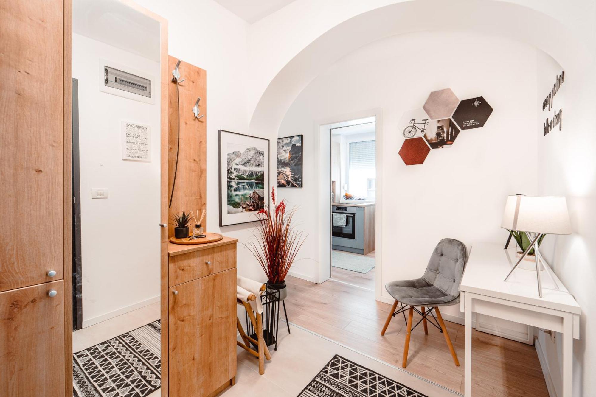 Central Athena Studio - Inima Pietei Unirii - By Openhouse Apartments ทิมิชัวรา ภายนอก รูปภาพ